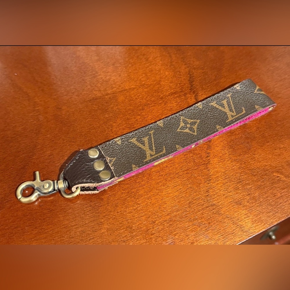 Louis Vuitton Monogram Key Holder with Pink Trim